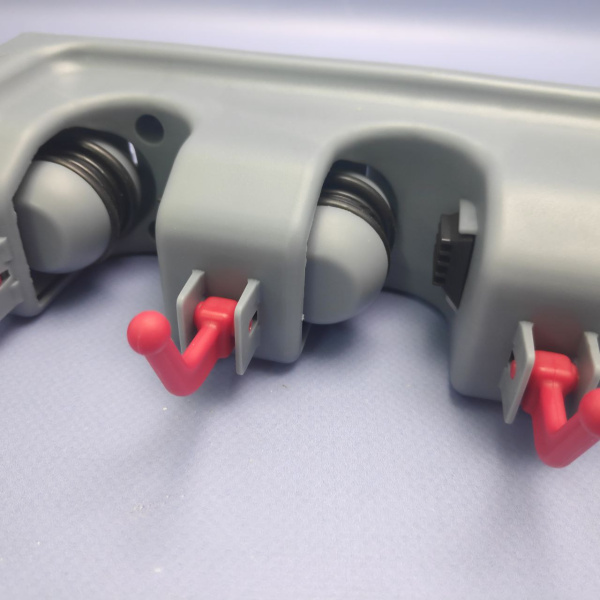 Настенный держатель для уборочного инвентаря Liao Perfect Life / Держатель с крючками для швабр, щеток, салфеток / 5 ячеек, 6 крючков для хозяйственных товаров